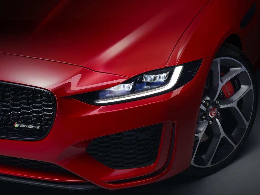 Детали экстерьера Jaguar XE P300 R-Dynamic 2019 года  (WW) (фото 9 из 51)